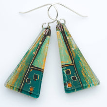 Load image into Gallery viewer, Grünhaus Triangle Earrings
