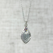 Load image into Gallery viewer, Secret Garden Necklace with Sapphires
