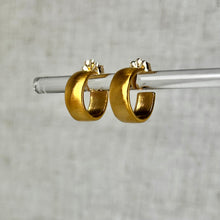 Load image into Gallery viewer, Small Gold Vermeil Hoops
