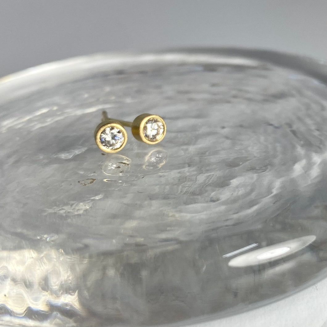 18k Gold Stud Earrings with 10 Point Diamonds