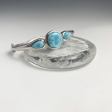 Load image into Gallery viewer, SS Larimar Circle Bracelet
