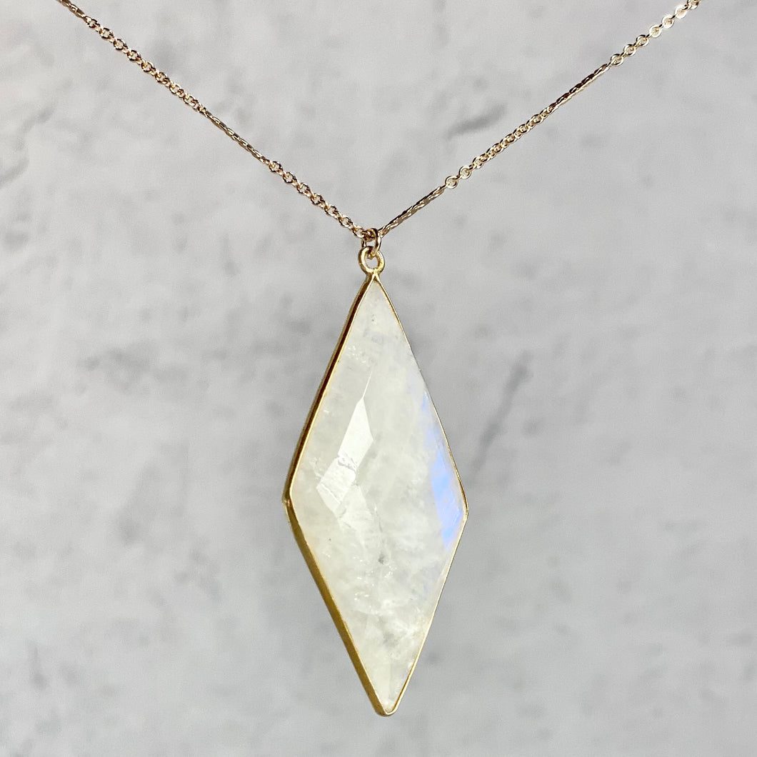 Diamond Shaped Moonstone Pendent Necklace