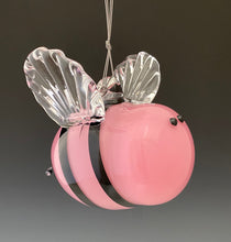 Load image into Gallery viewer, Pink blown glass bee
