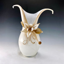 Load image into Gallery viewer, Split Dukeshire Vase - White and Beige with Flower - Large
